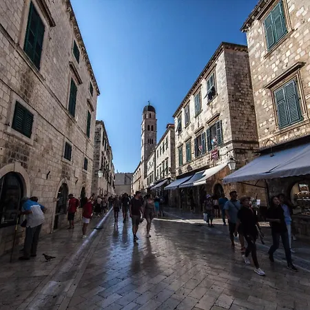 Angelina Old Town Hostel